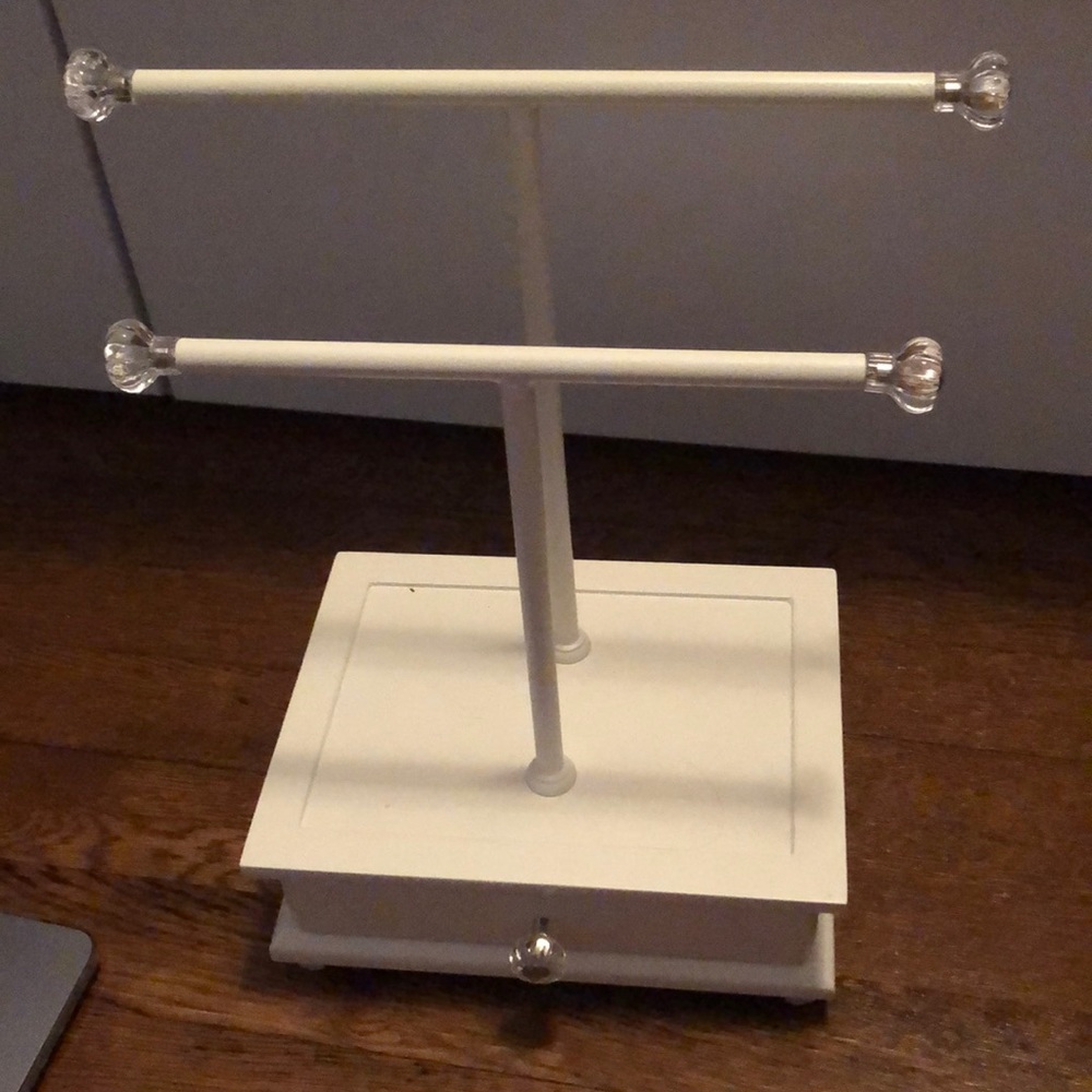 Jewelry holder